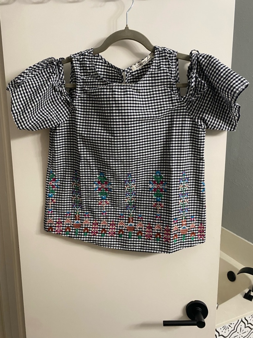 Liberty Love B|W Gingham Cold-Shoulder Top with Floral Embroidery 100% Cotton